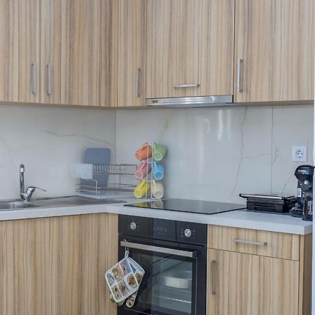 J&T Apartment - 150M From The Beach 扎金索斯镇 外观 照片