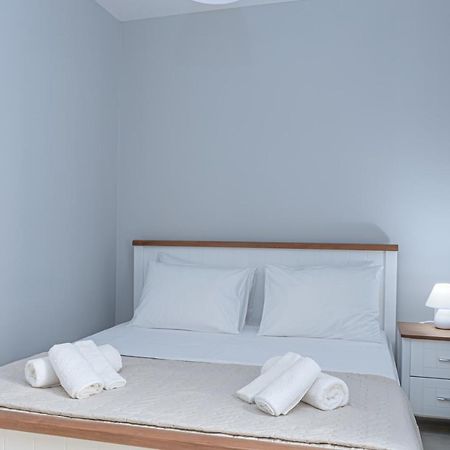 J&T Apartment - 150M From The Beach 扎金索斯镇 外观 照片