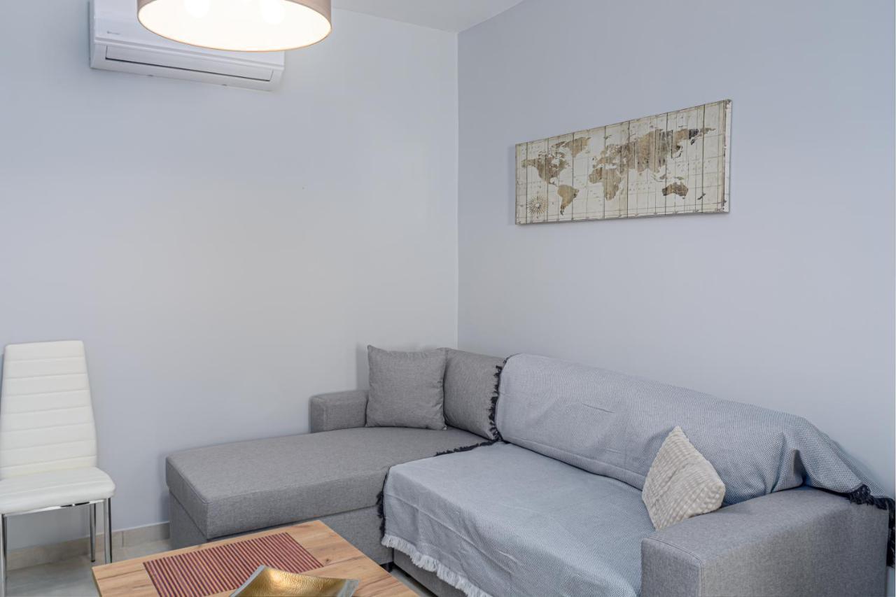 J&T Apartment - 150M From The Beach 扎金索斯镇 外观 照片