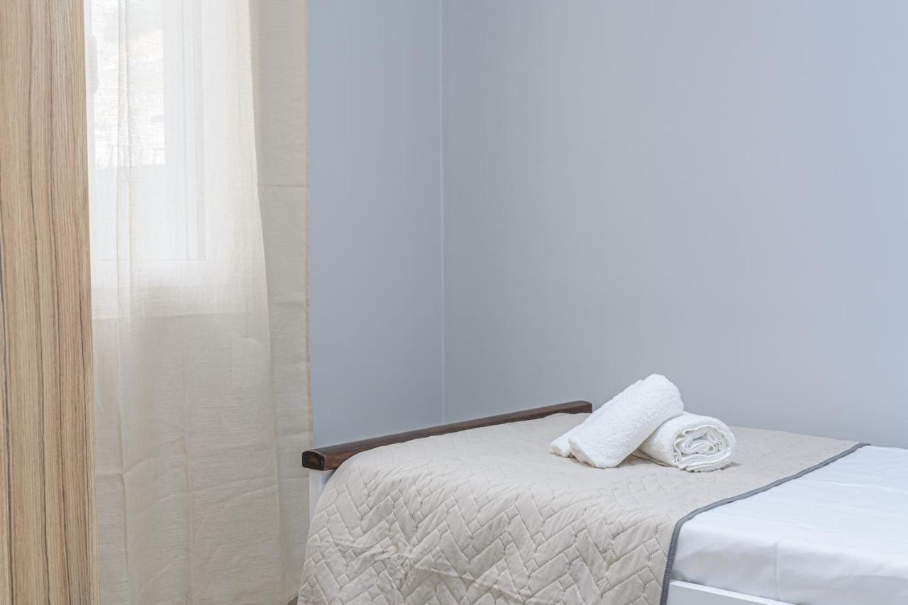 J&T Apartment - 150M From The Beach 扎金索斯镇 外观 照片